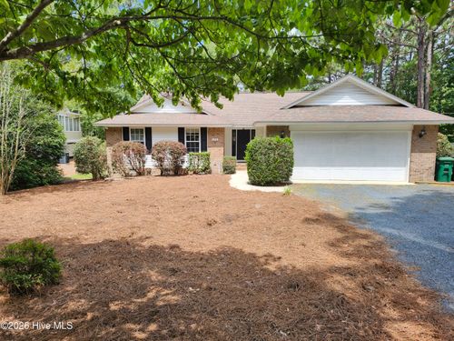370 Sandhills Cir, Pinehurst, NC, 28374-7034 | Card Image