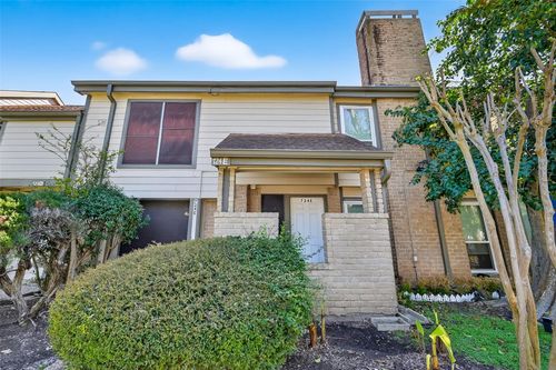 e-724 Country Place Dr, Houston, TX, 77079-5589 | Card Image