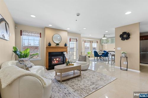 5 Maritime Way, Bayonne, NJ, 07002-1276 | Card Image