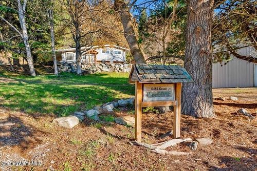 6482 Grant St, Bonners Ferry, ID, 83805-8659 | Card Image