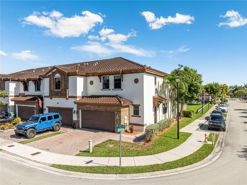 16620-16620 Sw 42nd Ter, Miami, FL, 33185-4584 | Card Image