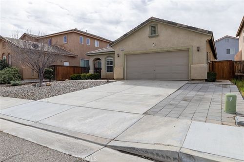 9382 Dragon Tree, Hesperia, CA, 92344 | Card Image