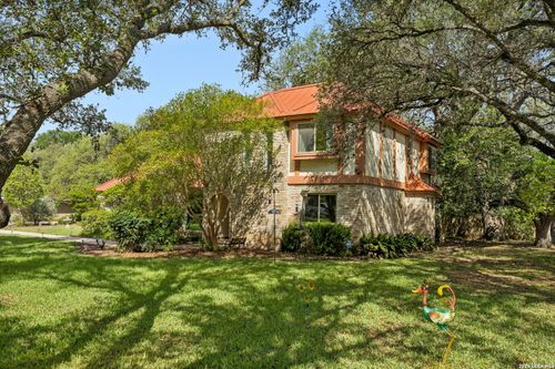 109 Long Bow Rd, Shavano Park, TX, 78231-1210 | Card Image