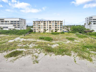 302 - 299 N Atlantic Avenue, Condo with 2 bedrooms, 2 bathrooms and null parking in Cocoa Beach FL | Image 3