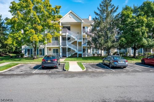 21 Amethyst Way, FRANKLIN PARK, NJ, 08823-1651 | Card Image