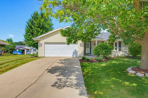 7283 S Countryside Dr, Franklin, WI, 53132-8760 | Card Image