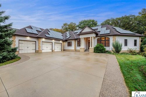 221 Woodhill Ct, Mankato, MN, 56001-4773 | Card Image