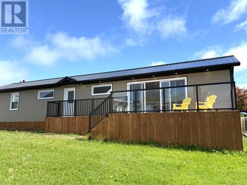 10 Sutherland Ave, Souris, PE, C0A2B0 | Card Image
