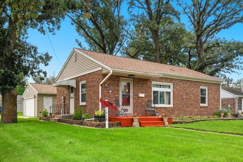 1918 7th Ave Ne, Austin, MN, 55912-4129 | Card Image