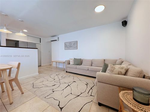 11-944 Meridian Ave, Miami Beach, FL, 33139-8433 | Card Image