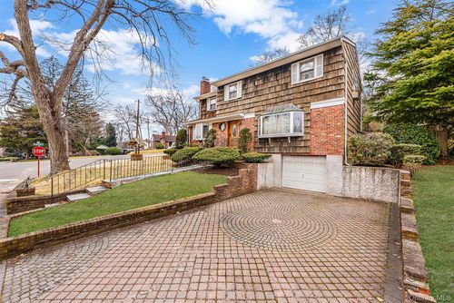 46 Anita Pl, Farmingdale, NY, 11735-1901 | Card Image