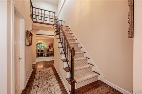 131-131 Terrace Ct, Woodbury, NY, 11797-3012 | Card Image