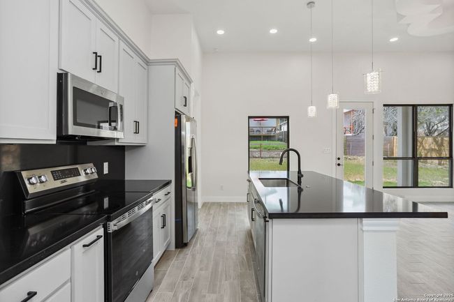 1307 Rimrock Cv, House other with 3 bedrooms, 2 bathrooms and null parking in Spring Branch TX | Image 6
