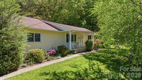 753 Bolens Creek Rd, Burnsville, NC, 28714-7663 | Card Image