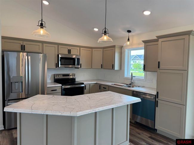 2024 Bluestem Dr, House other with 3 bedrooms, 2 bathrooms and null parking in Mankato MN | Image 8
