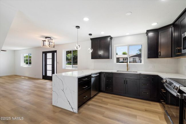 2210 E Everett Dr, House other with 4 bedrooms, 3 bathrooms and null parking in Phoenix AZ | Image 7