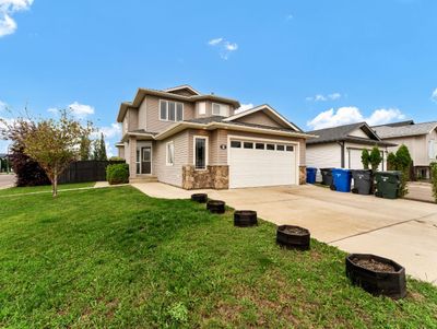 8 Terrace Ave Ne, House detached with 4 bedrooms, 3 bathrooms and 4 parking in Medicine Hat AB | Image 2