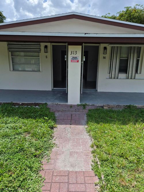 313 Sw 1st Ter, Deerfield Beach, FL, 33441-4611 | Card Image