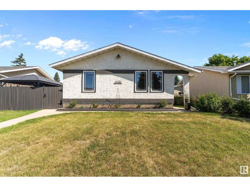 5328 36 Ave, Wetaskiwin, AB, T9A2L9 | Card Image