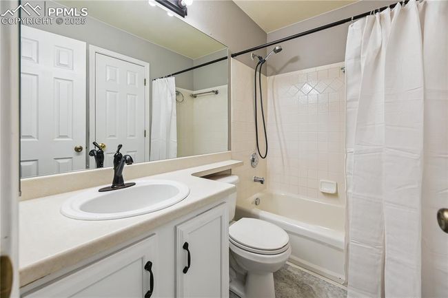 7242 Coral Ridge Dr, House other with 4 bedrooms, 2 bathrooms and 2 parking in Colorado Springs CO | Image 9