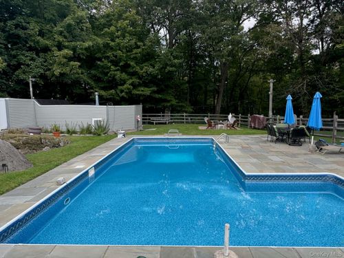 9 Possum Rd, Ossining, NY, 10562-1419 | Card Image