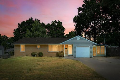 100 Nw 64th Ter, Gladstone, MO, 64118-3834 | Card Image