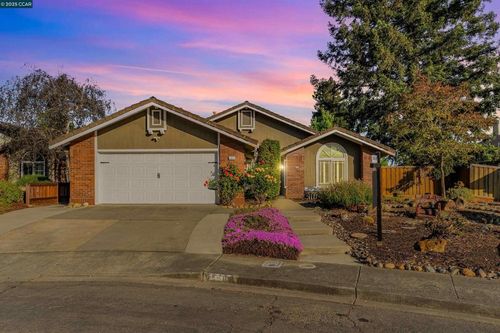 1438 Landahl Ct, Benicia, CA, 94510-2577 | Card Image