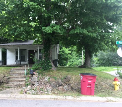 601 9th St, Clarksville, TN, 37040-3021 | Card Image