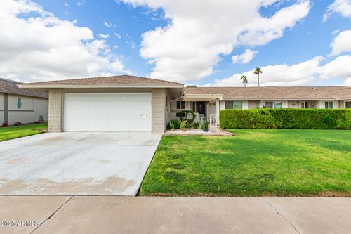 10404 W Kingswood Cir, Sun City, AZ, 85351-1819 | Card Image
