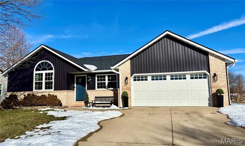 821 Copper Ridge Dr, Maryville, IL, 62062-5675 | Card Image