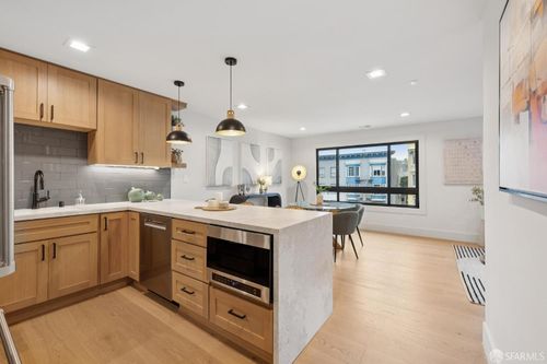 1375-1371 Broadway, San Francisco, CA, 94109-2652 | Card Image