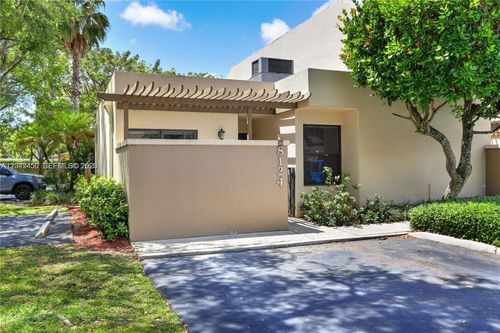 8124 Sw 87th Ter, Miami, FL, 33143-7033 | Card Image