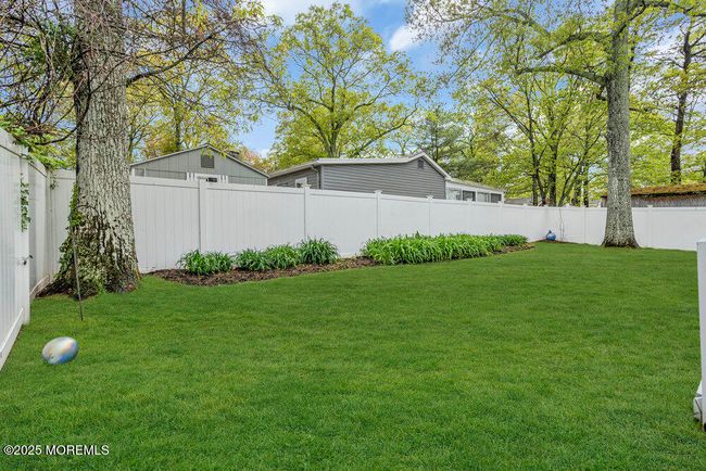 Fenced in yard | Image 34
