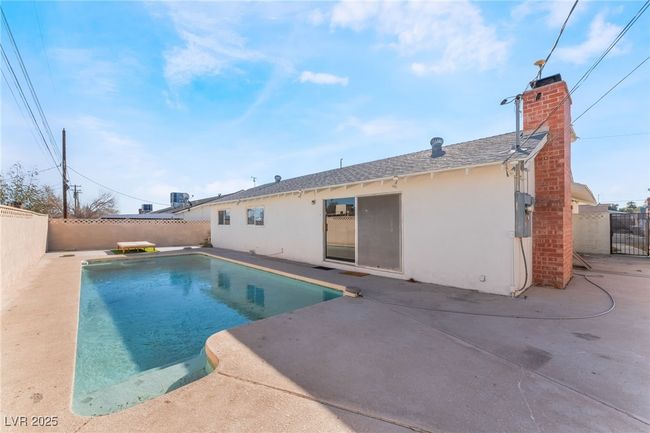 1909 E Oakey Blvd, House other with 3 bedrooms, 2 bathrooms and 4 parking in Las Vegas NV | Image 20