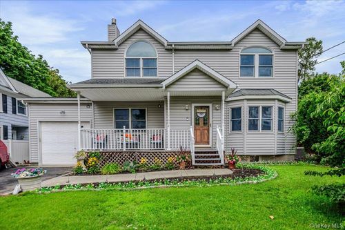 13 Meadow Lane, North Hempstead, NY, 11709 | Card Image