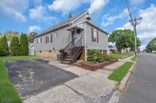 1612 W Camplain Rd, Manville, NJ, 08835-1652 | Card Image