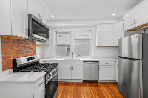 199 Woodward Ave, East Providence, RI, 02914-3442 | Card Image