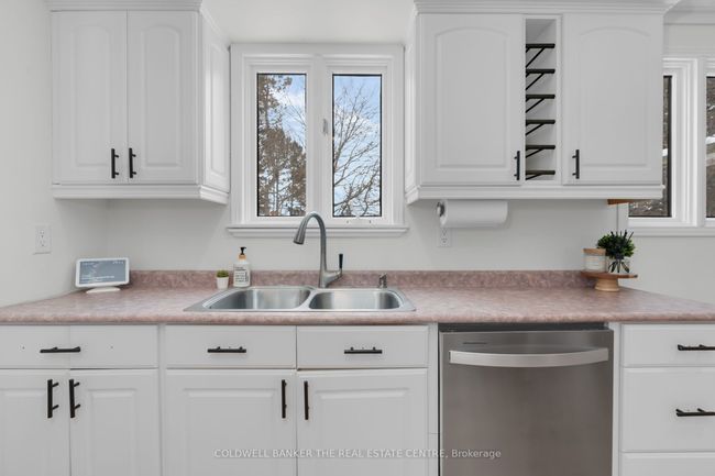 203 Camilla Cres, House other with 5 bedrooms, 2 bathrooms and 5 parking in Thornton ON | Image 12