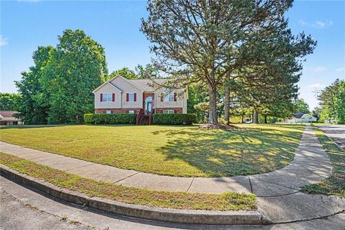 200 Treetop Dr, Hampton, GA, 30228-3082 | Card Image