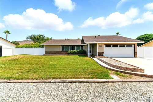 8512 Brookfield Dr, Jurupa Valley, CA, 92509-3961 | Card Image