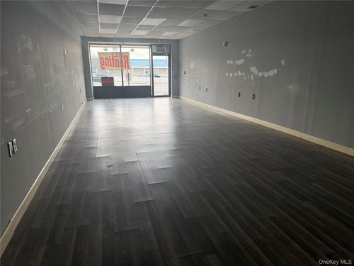 285 Portion Rd, Ronkonkoma, NY, 11779-2376 | Card Image