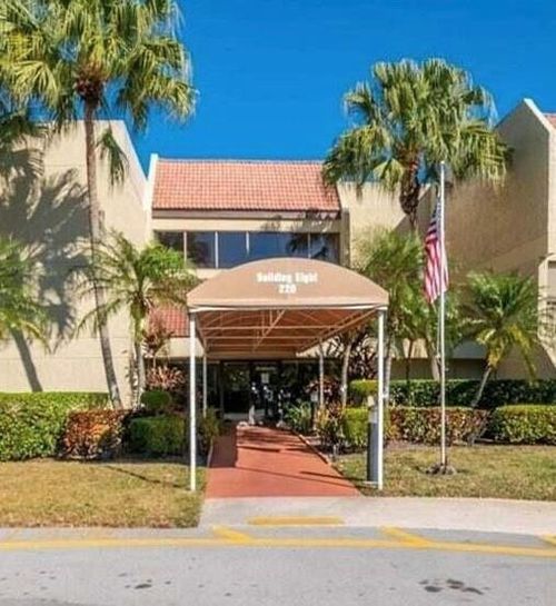 103-220 Lakeview Dr, Weston, FL, 33326-1048 | Card Image