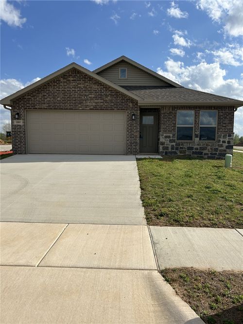 1801 Farmer St, Pea Ridge, AR, 72751-3233 | Card Image