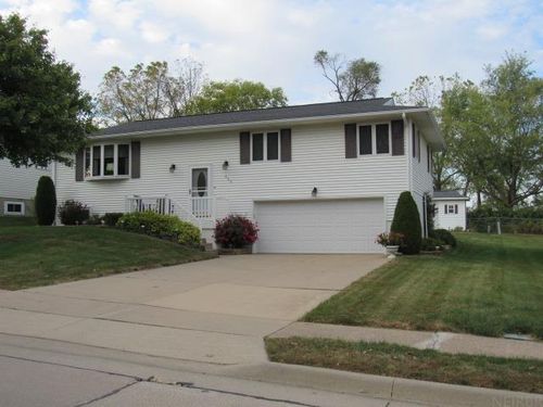 458 W 7th St, Monticello, IA, 52310-1009 | Card Image