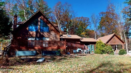 143 Foxcroft Dr, Milford, PA, 18337-6902 | Card Image