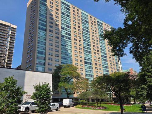 5h-3180 N Lake Shore Dr, Chicago, IL, 60657-4864 | Card Image
