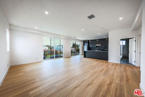 1525 S Carmelina Ave, LOS ANGELES, CA, 90025-3621 | Card Image