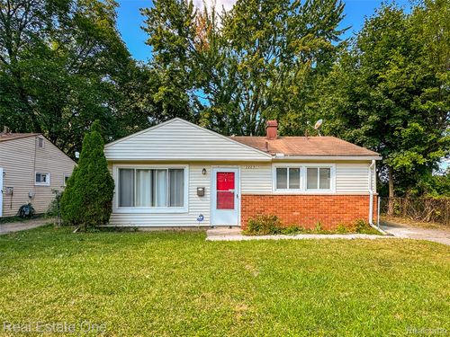 22051 Fern St, Oak Park, MI, 48237-3943 | Card Image