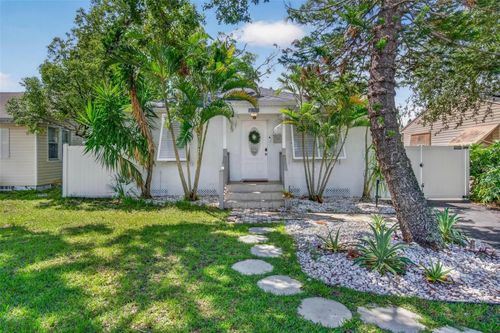 2710 16th Ave N, ST PETERSBURG, FL, 33713-5612 | Card Image
