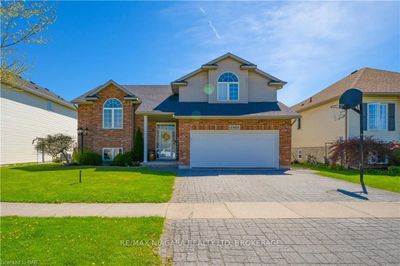 2464 Diane St, House other with 3 bedrooms, 3 bathrooms and 6 parking in Fort Erie ON | Image 1